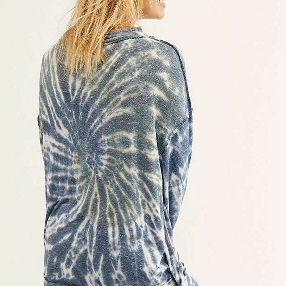 NEW NWT $108 Free People Best Catch Tie Dye Tee Pullover Printed Long Sleeve - Picture 3 of 3